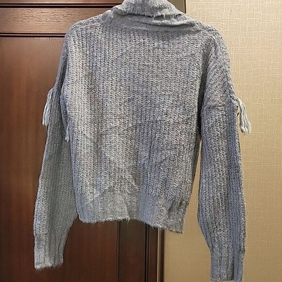 Something Navy Oct Isla Fringe Turtleneck Sweater - Picture 5 of 11